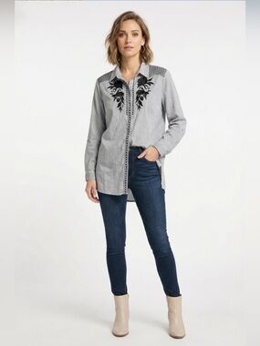 Chic Connection NWT Gray Embroidered Boho Button Down Blouse Size Large